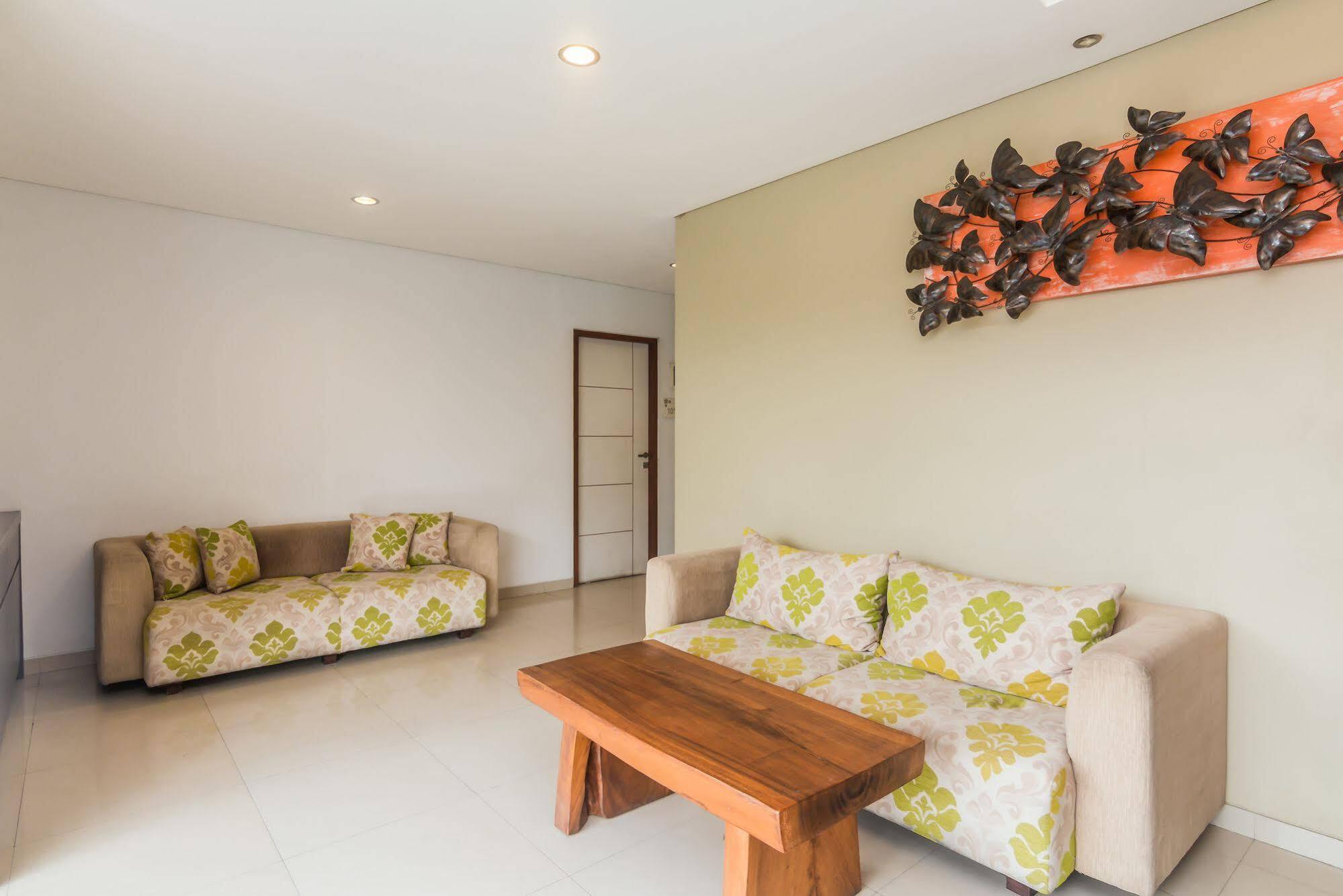 Zen Rooms Seminyak Mertanadi Екстериор снимка