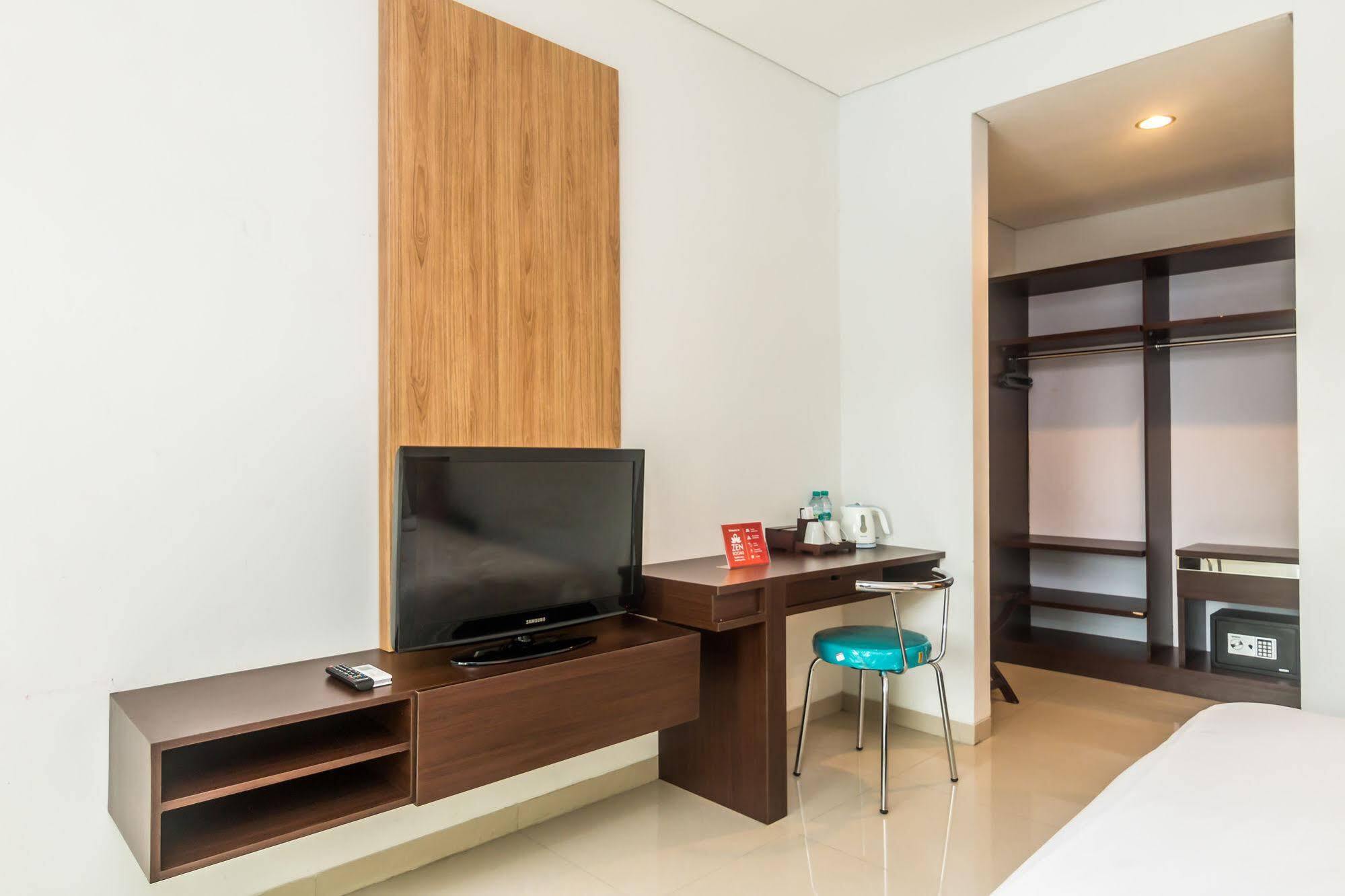 Zen Rooms Seminyak Mertanadi Екстериор снимка